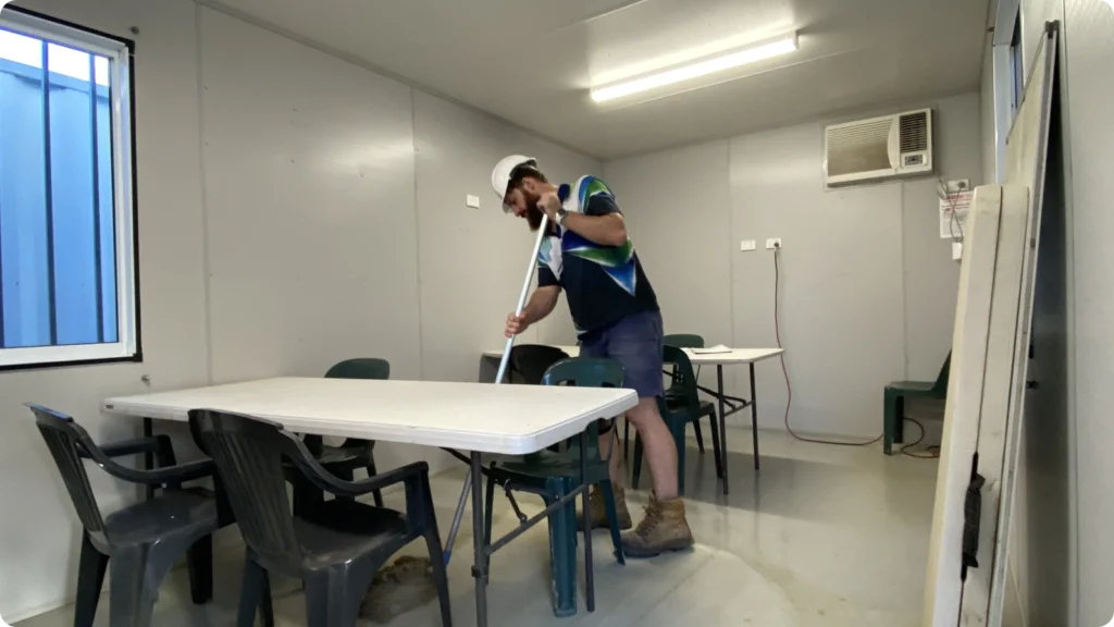 Cleaning Neways 127